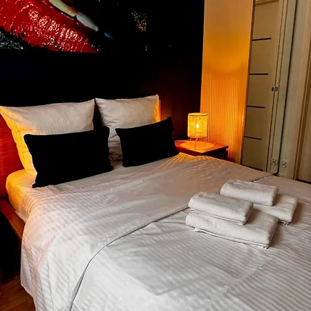 Apartment Targowa L8 *